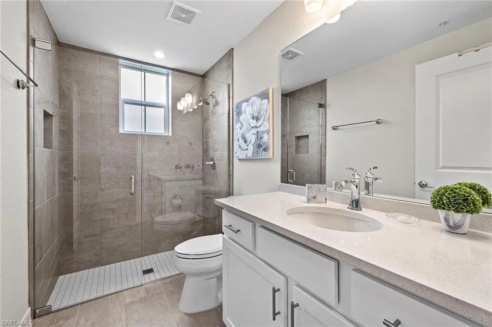 172 Indies Drive E #101 Naples, FL 34114
