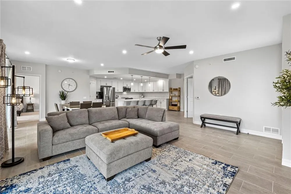172 Indies Drive E #101 Naples, FL 34114