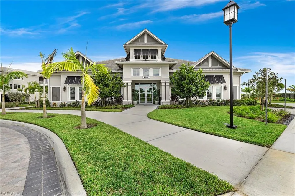 172 Indies Drive E #101 Naples, FL 34114
