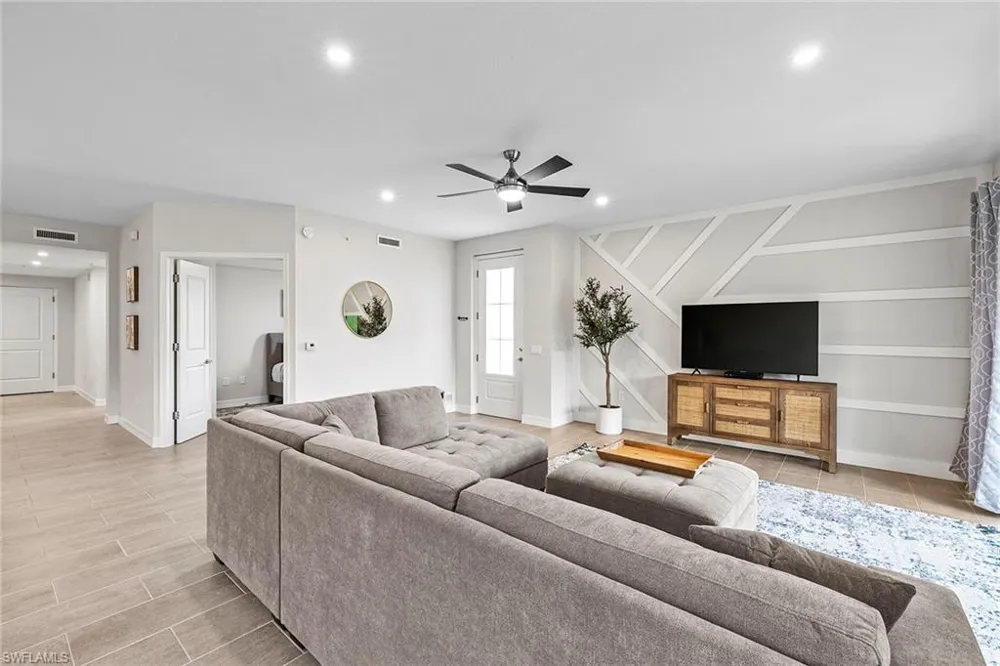 172 Indies Drive E #101 Naples, FL 34114