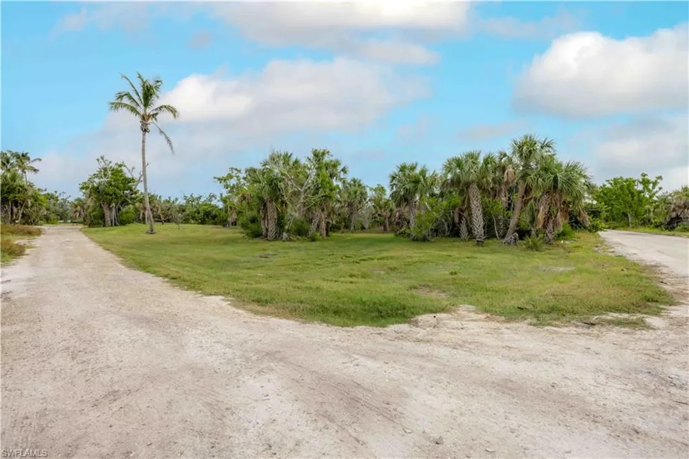 393 Raintree Place Sanibel, FL 33957