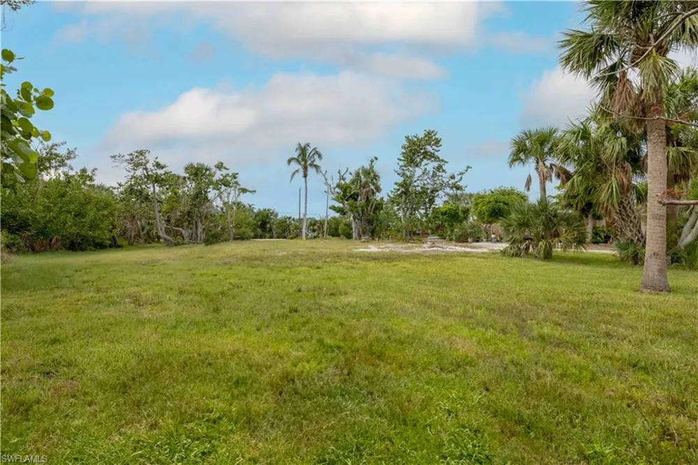 393 Raintree Place Sanibel, FL 33957