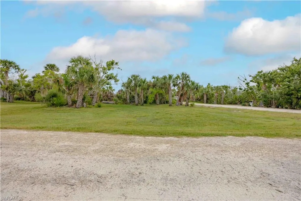 393 Raintree Place Sanibel, FL 33957