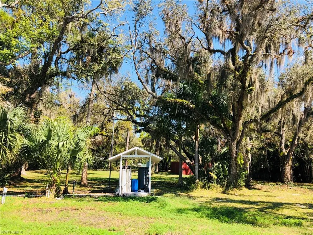 17500 Taylor Road Alva, FL 33920
