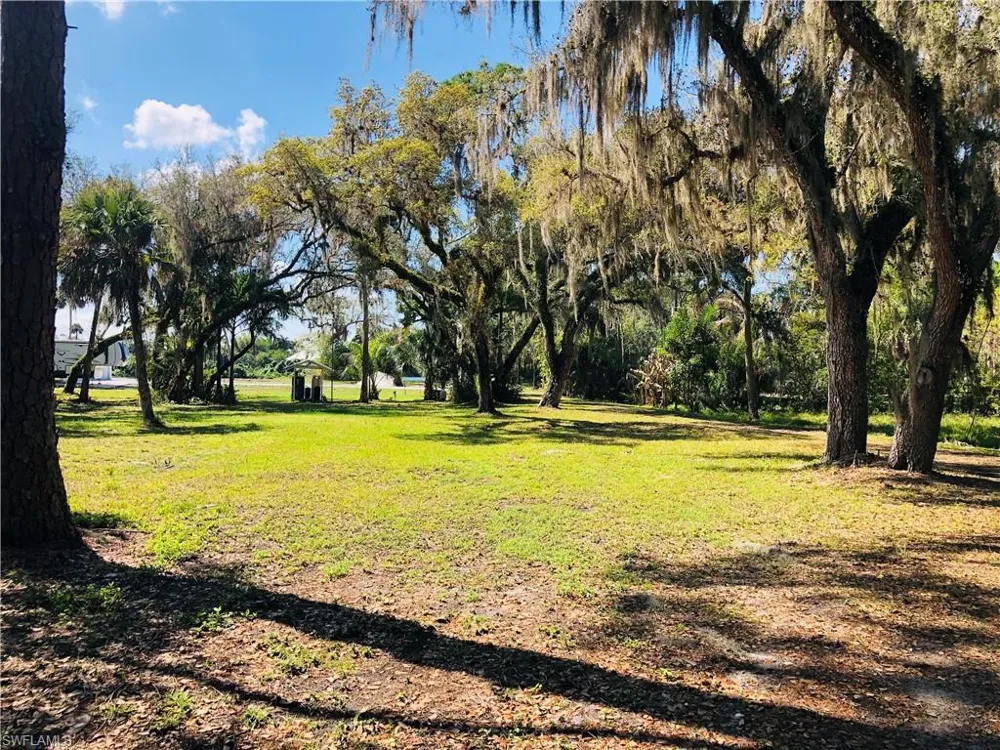 17500 Taylor Road Alva, FL 33920