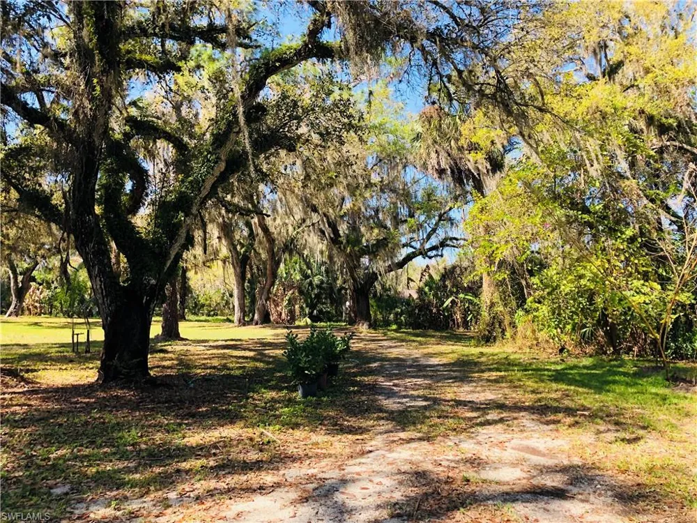 17500 Taylor Road Alva, FL 33920