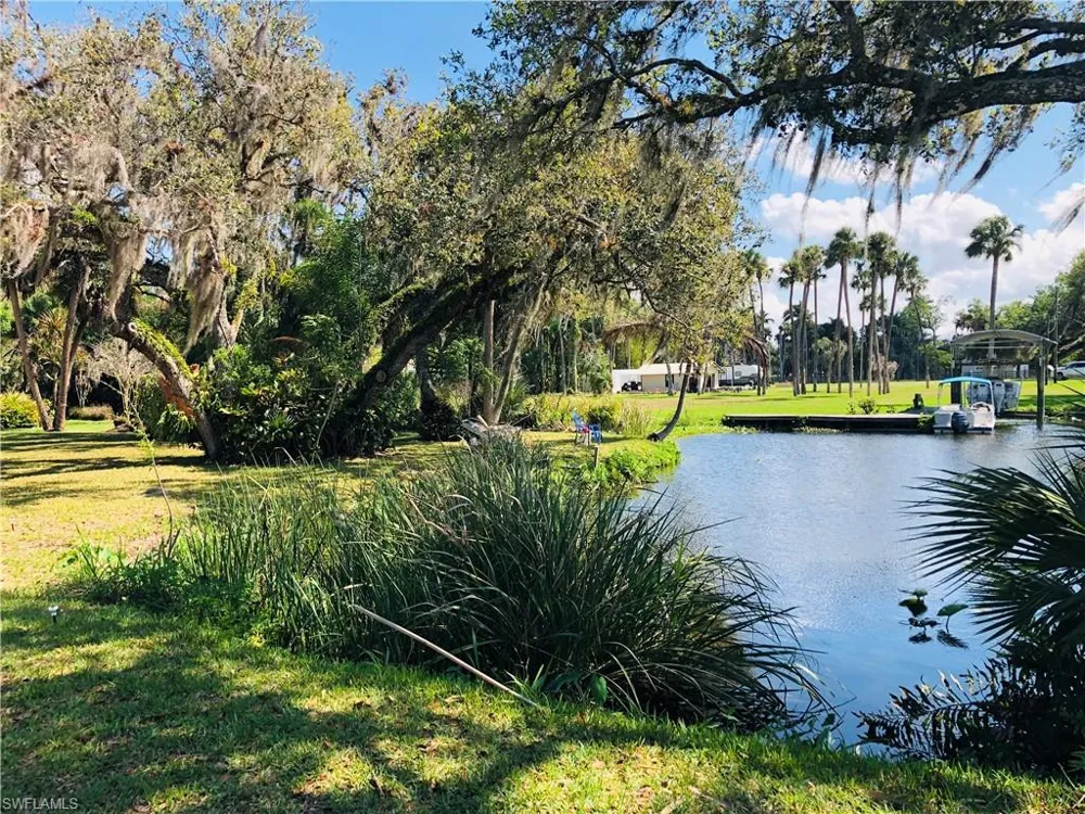 17520 Taylor Road Alva, FL 33920