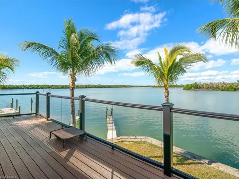 232 Harbor Place