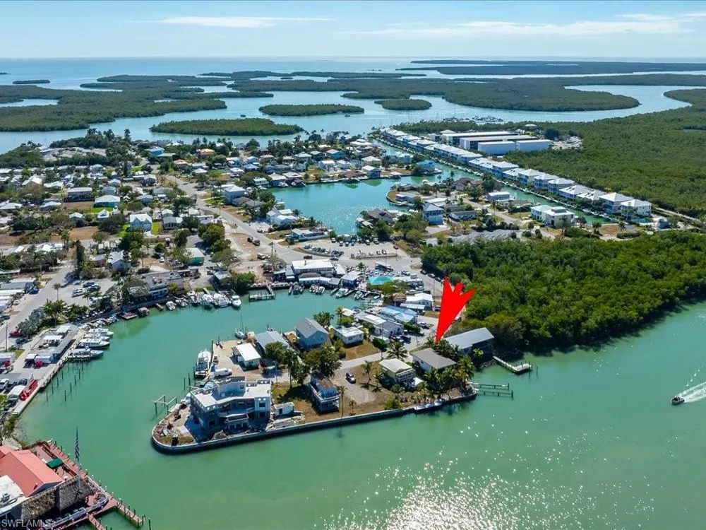 232 Harbor Place Goodland, FL 34140