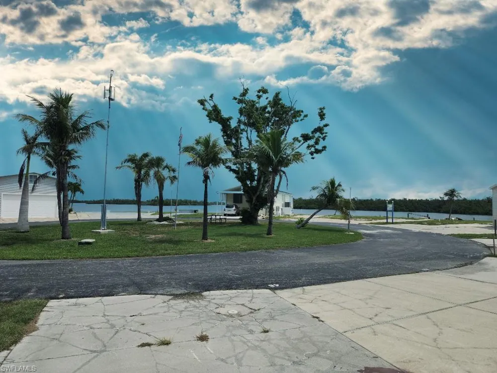 48 Doubloon Way Fort Myers Beach, FL 33931
