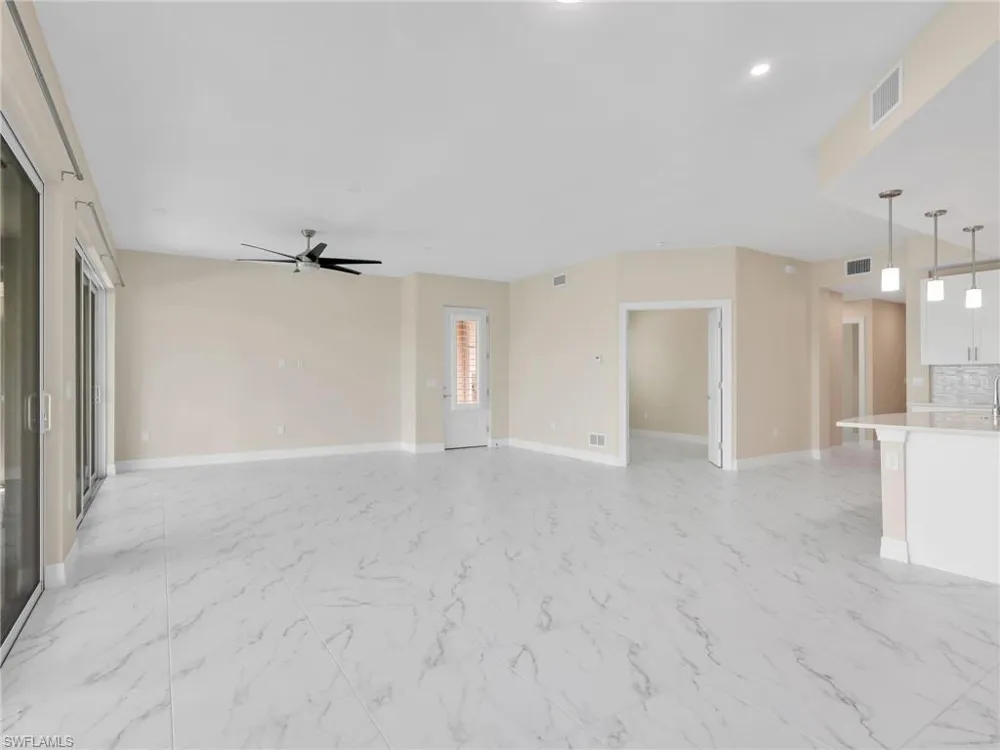 257 Indies Dr E #102 Naples, FL 34114