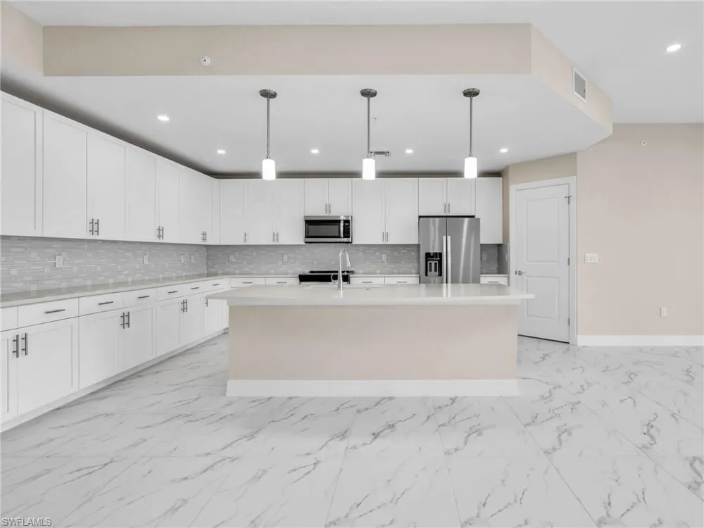 257 Indies Dr E #102 Naples, FL 34114