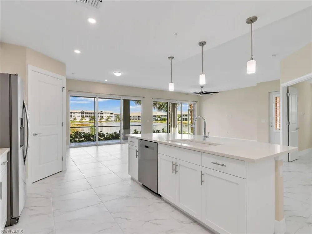 257 Indies Dr E #102 Naples, FL 34114