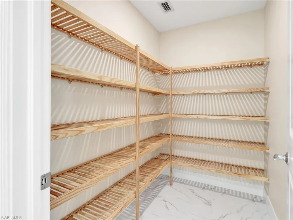 257 Indies Dr E #102 Naples, FL 34114