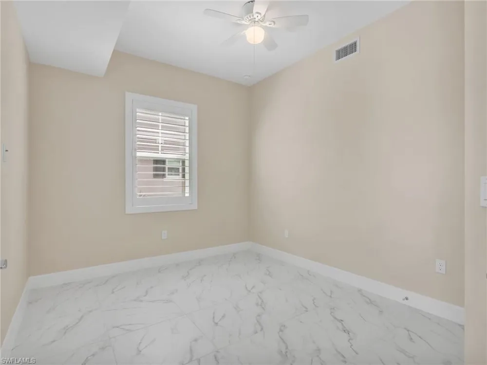 257 Indies Dr E #102 Naples, FL 34114