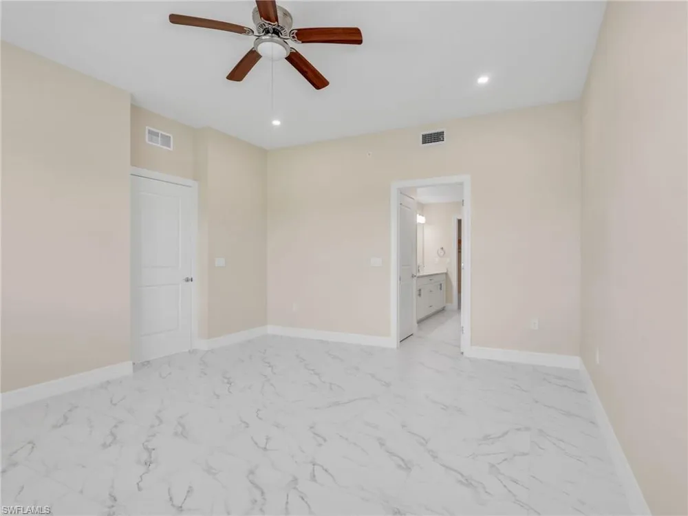 257 Indies Dr E #102 Naples, FL 34114