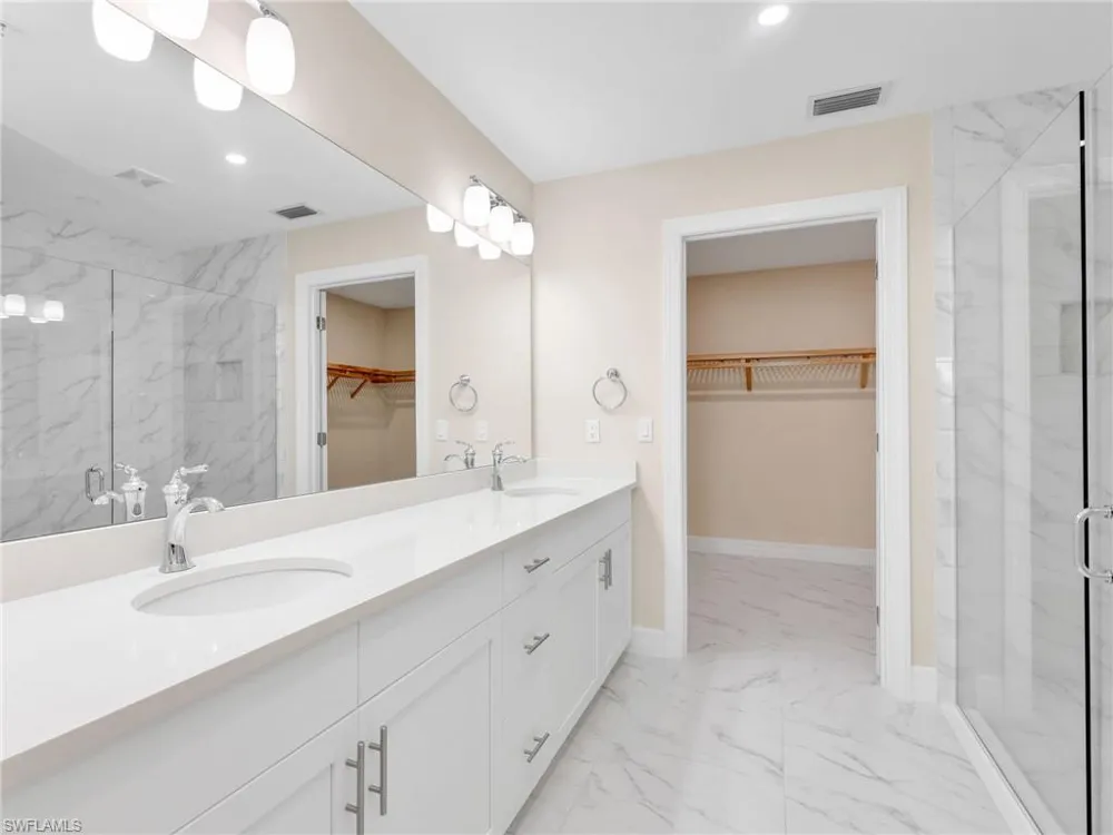 257 Indies Dr E #102 Naples, FL 34114