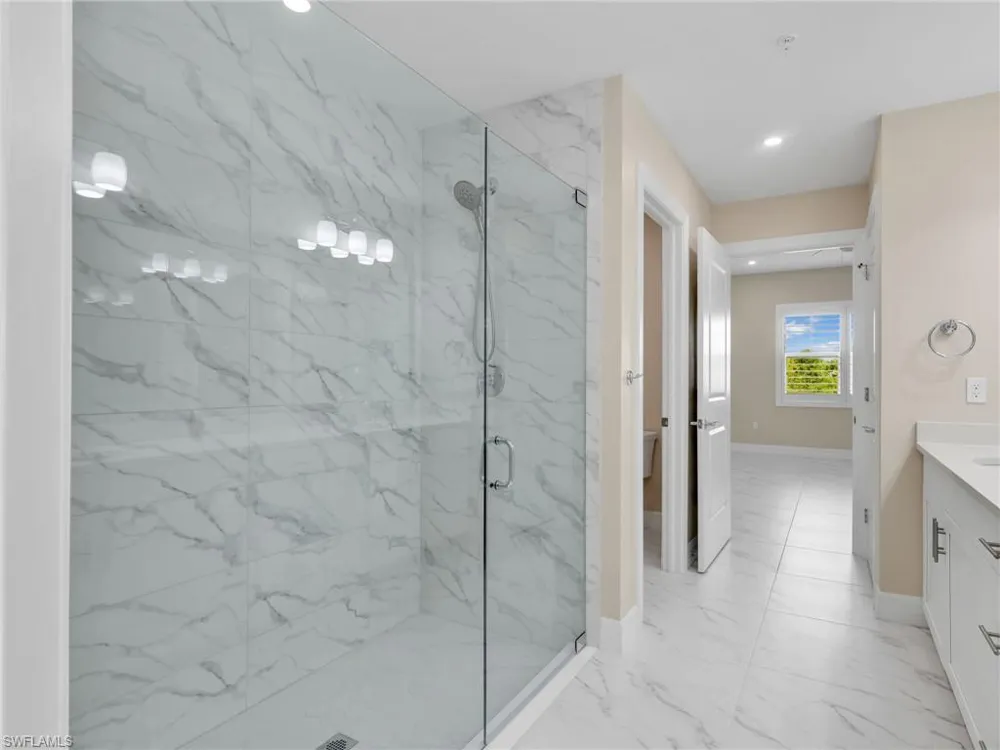 257 Indies Dr E #102 Naples, FL 34114