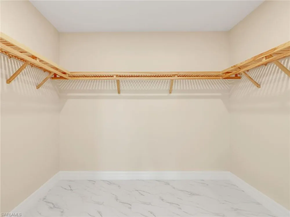257 Indies Dr E #102 Naples, FL 34114