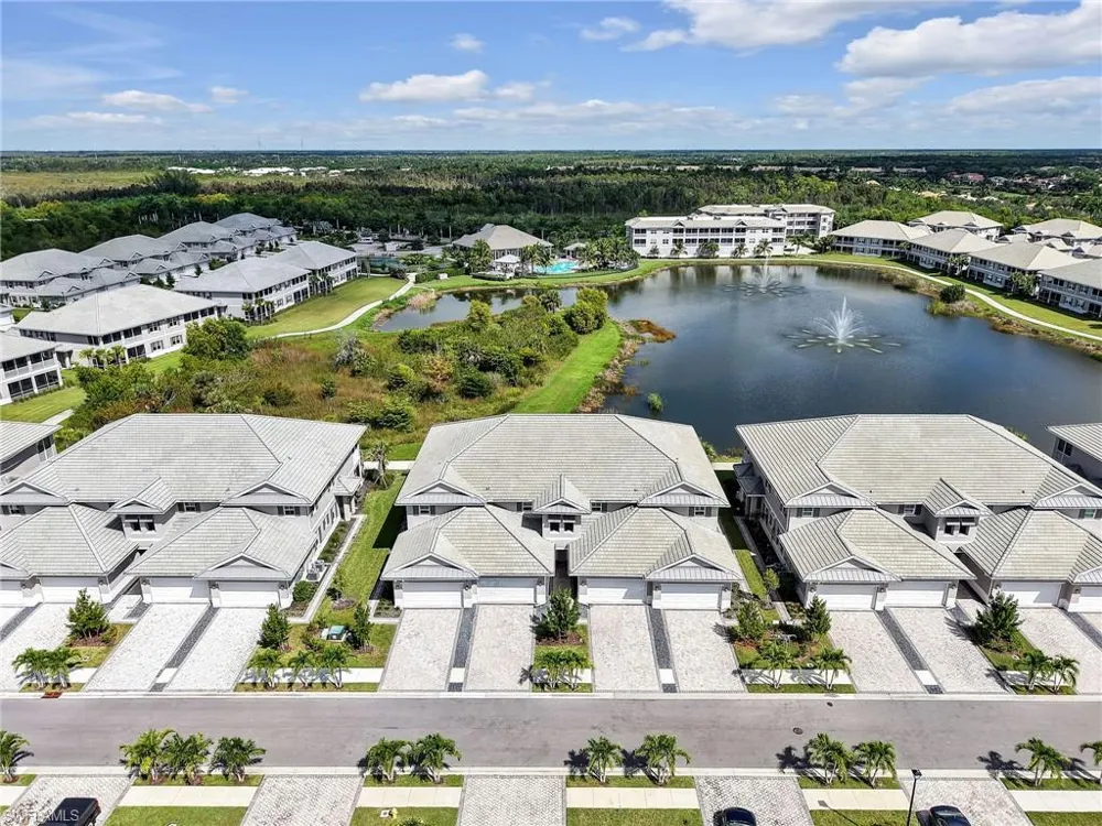 257 Indies Dr E #102 Naples, FL 34114
