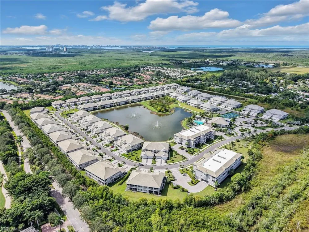 257 Indies Dr E #102 Naples, FL 34114