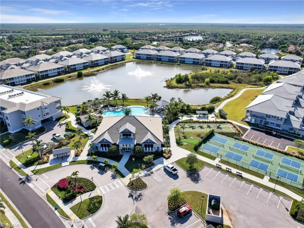 257 Indies Dr E #102 Naples, FL 34114