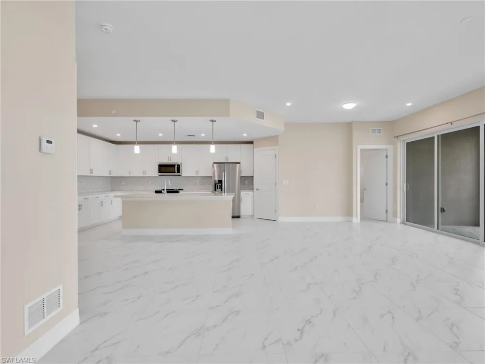 257 Indies Dr E #102 Naples, FL 34114