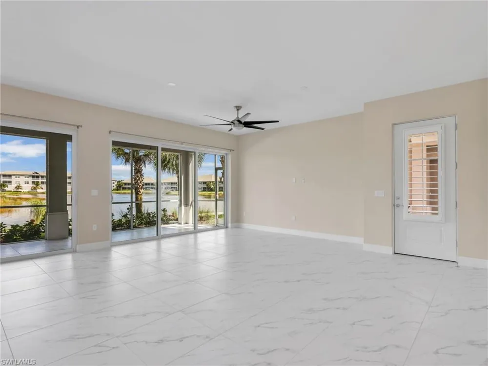 257 Indies Dr E #102 Naples, FL 34114