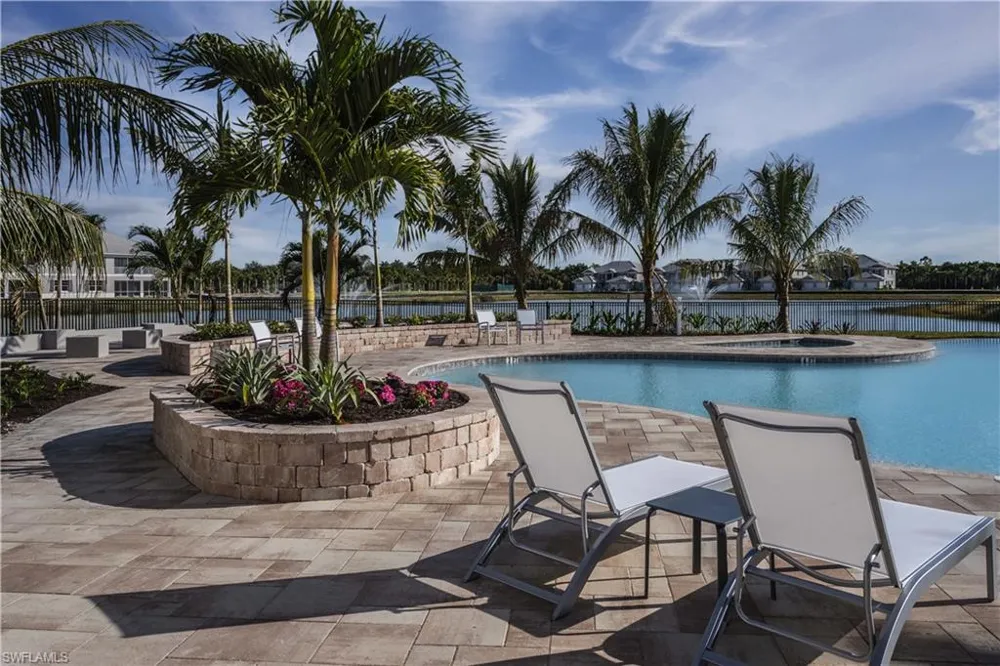 298 Indies Drive E #202 Naples, FL 34114