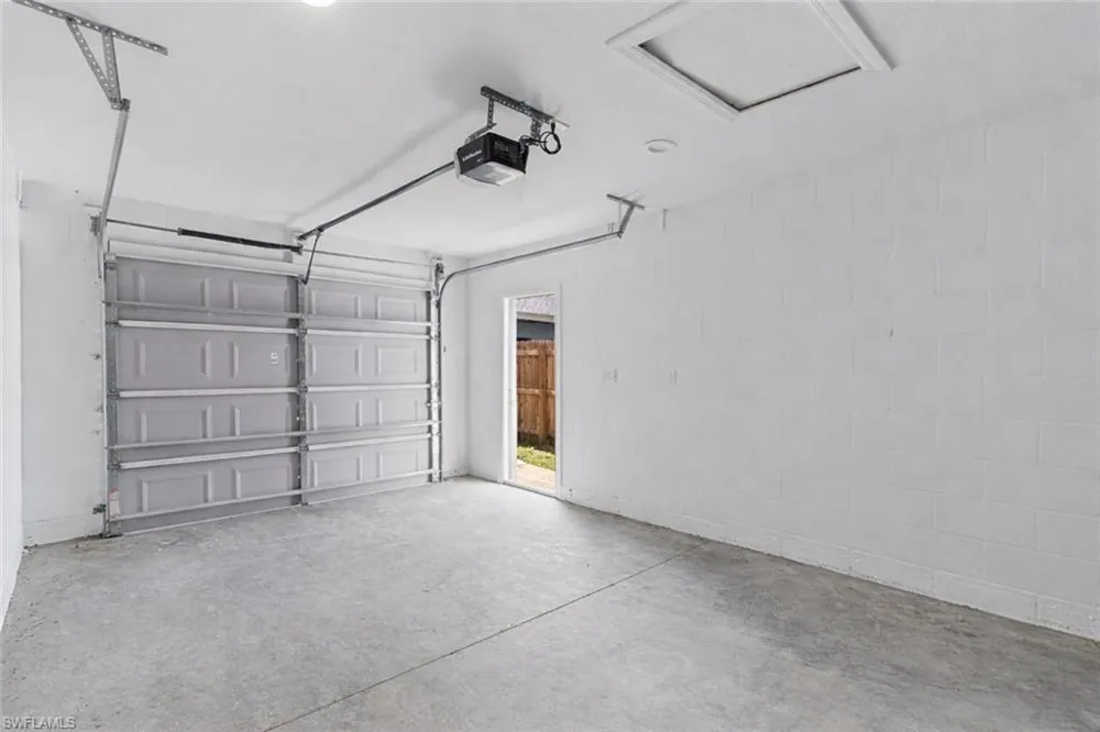 1324 E Giddens Avenue Tampa, FL 33603