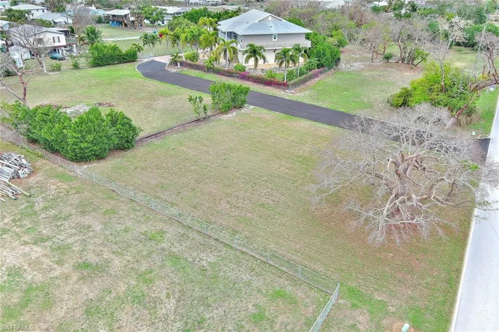 261 Smallwood Drive Chokoloskee, FL 34138