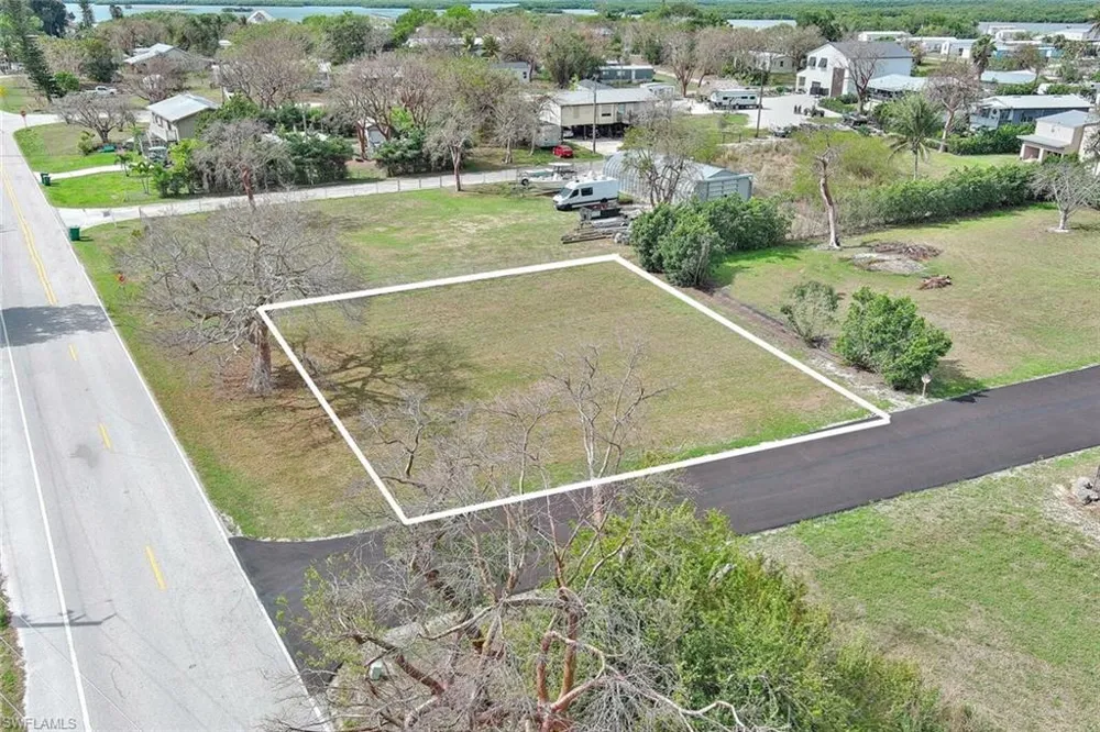 261 Smallwood Drive Chokoloskee, FL 34138