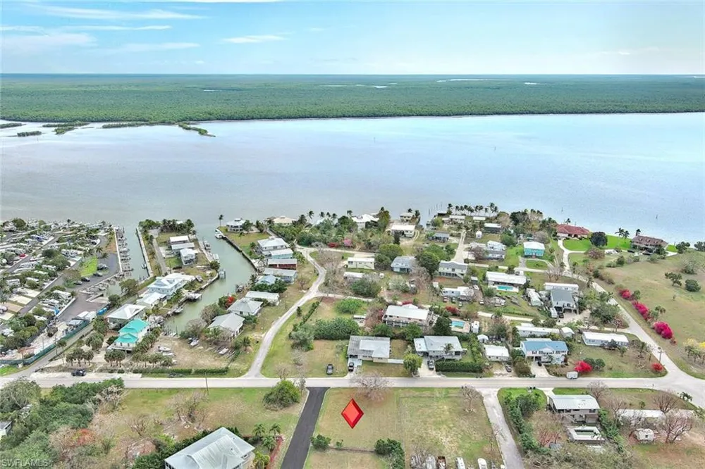 261 Smallwood Drive Chokoloskee, FL 34138