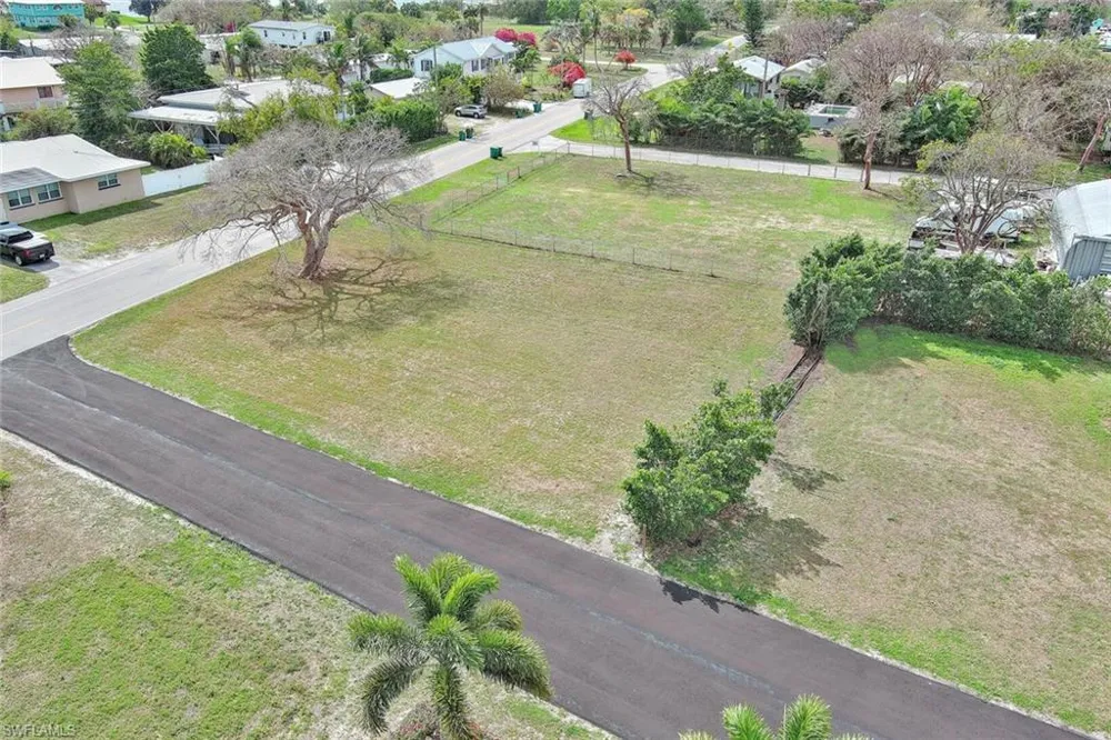 261 Smallwood Drive Chokoloskee, FL 34138