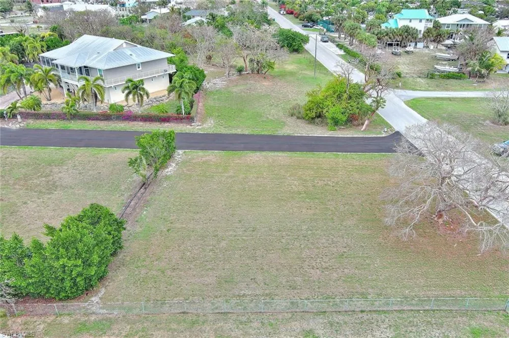 261 Smallwood Drive Chokoloskee, FL 34138
