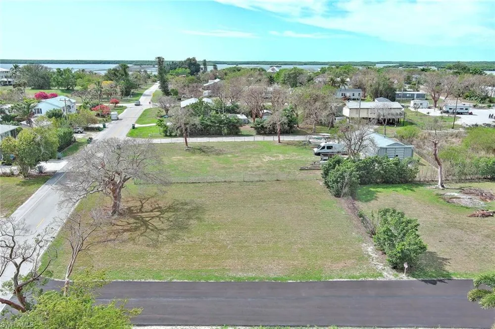 261 Smallwood Drive Chokoloskee, FL 34138