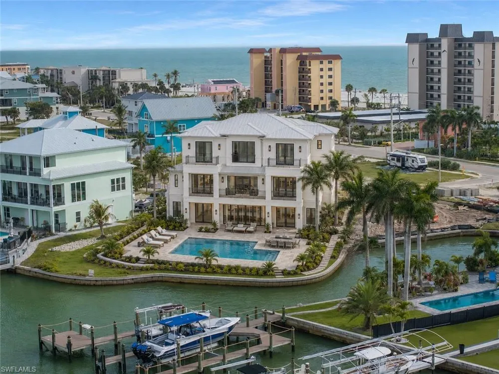 507 Carlos Circle Fort Myers Beach, FL 33931