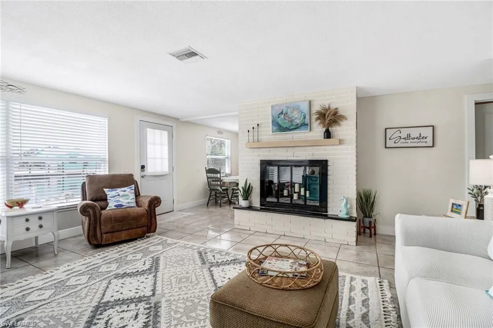2686 Clyde Street Matlacha, FL 33993