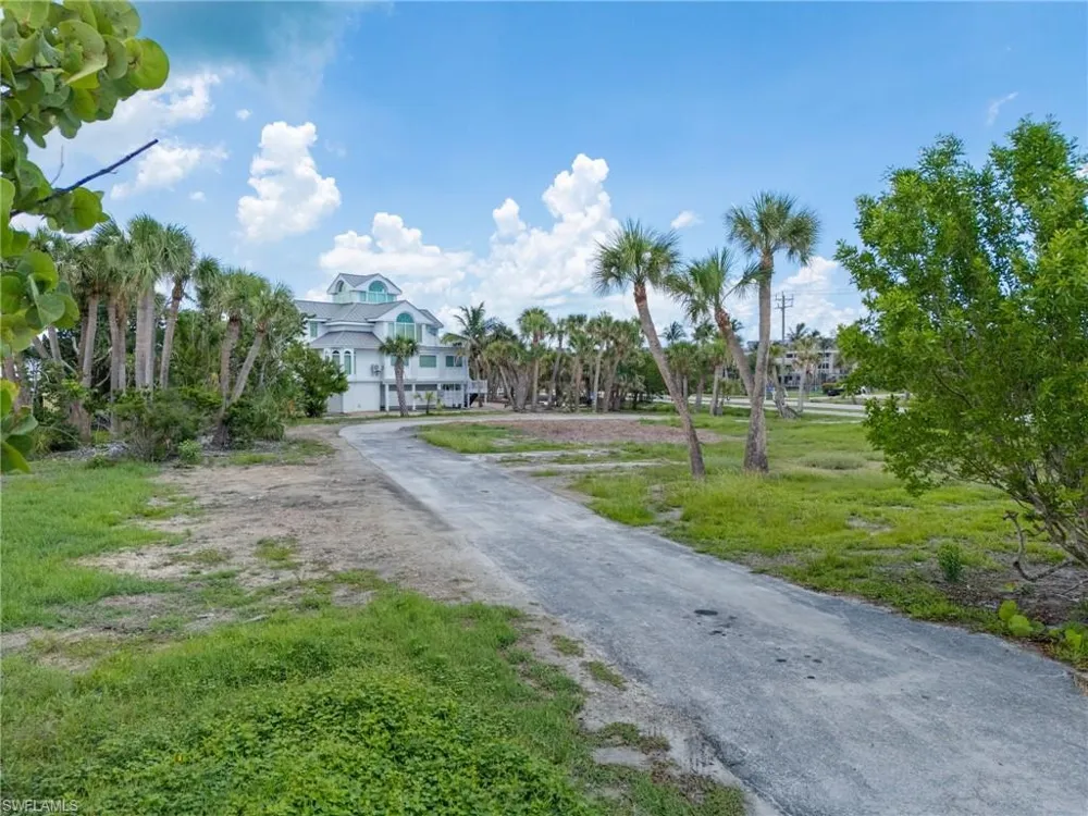 2950 W Gulf Drive Sanibel, FL 33957