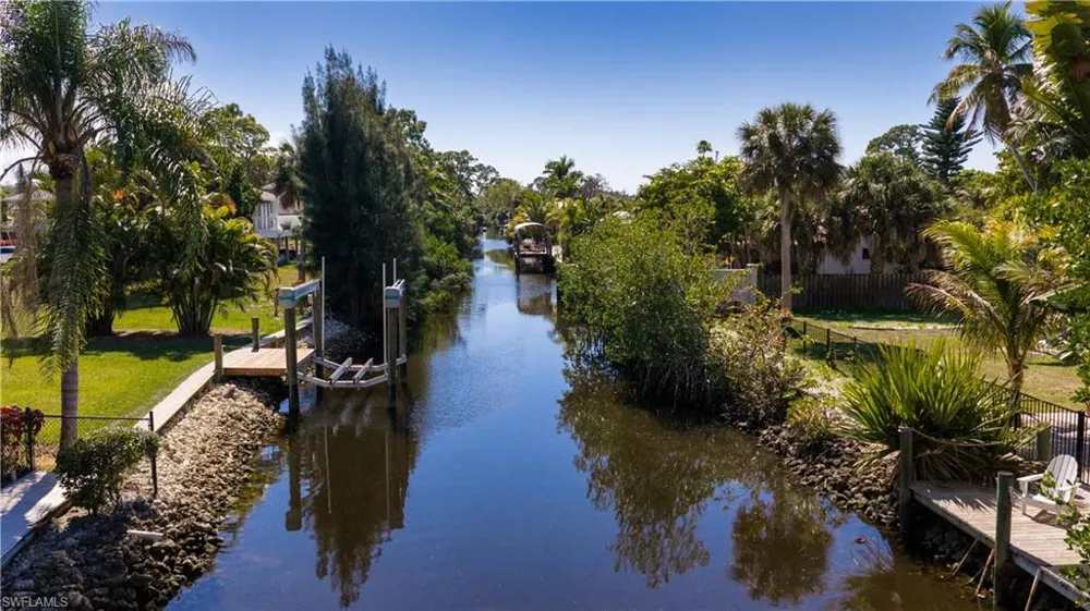 27257 Barbarosa Street Bonita Springs, FL 34135