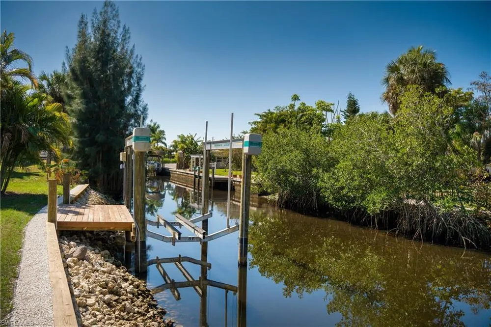 27257 Barbarosa Street Bonita Springs, FL 34135