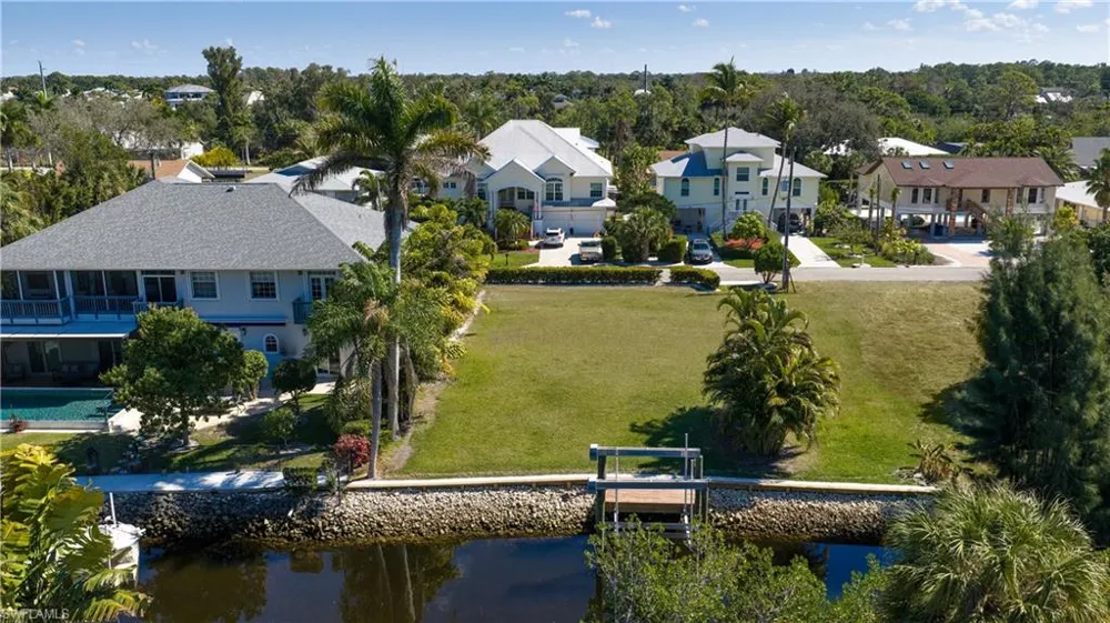 27257 Barbarosa Street Bonita Springs, FL 34135