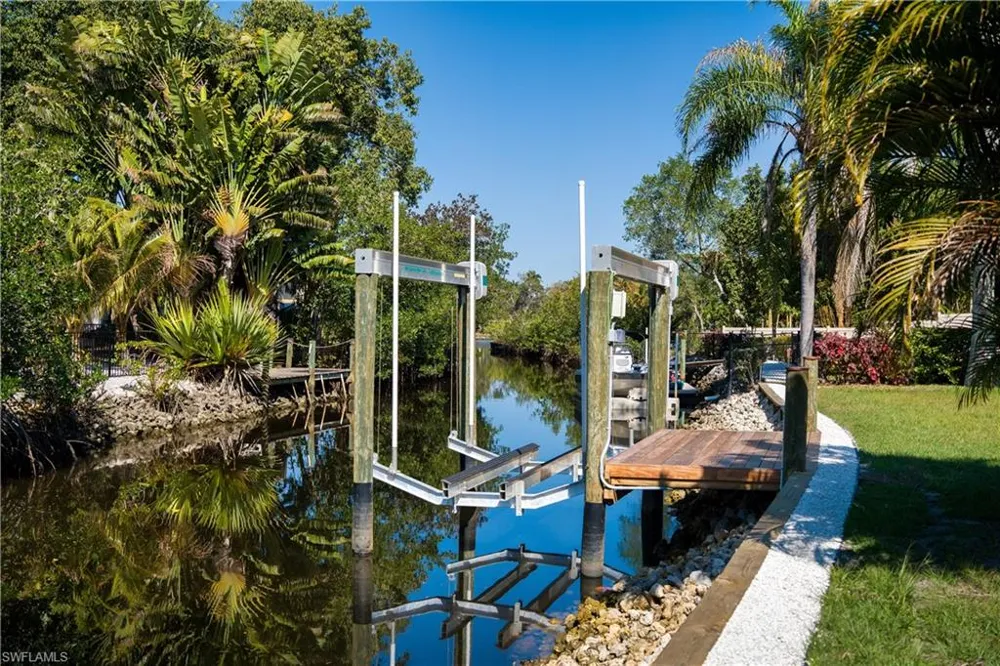 27257 Barbarosa Street Bonita Springs, FL 34135