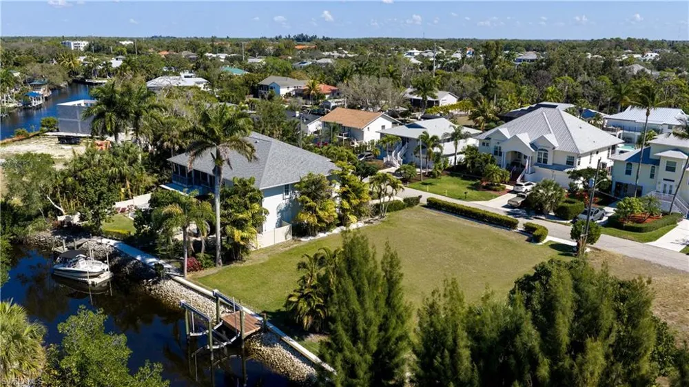 27257 Barbarosa Street Bonita Springs, FL 34135