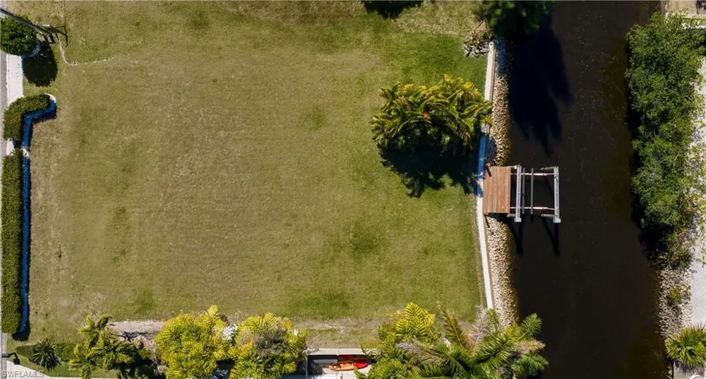 27257 Barbarosa Street Bonita Springs, FL 34135