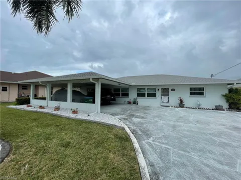 4108 SE 18th Place