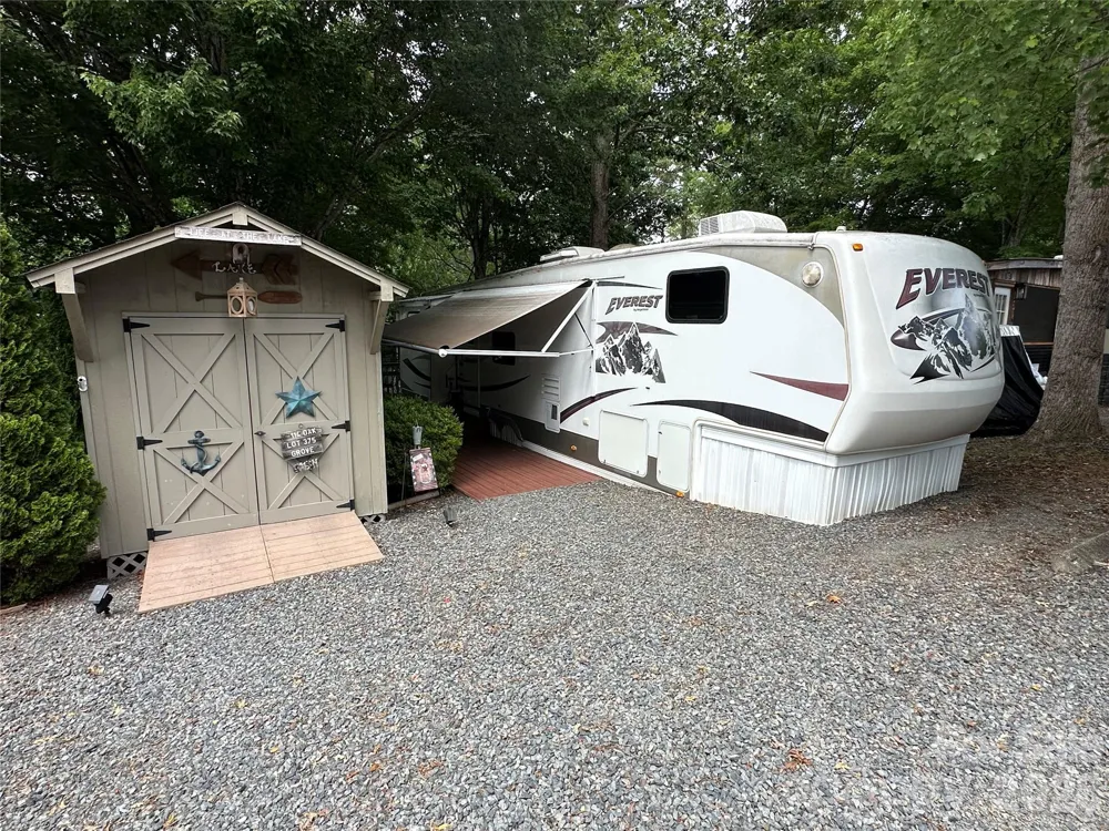 114 Oak Street New London, NC 28127
