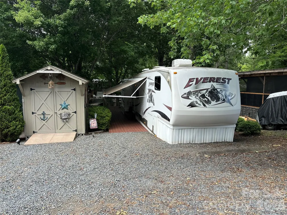 114 Oak Street New London, NC 28127