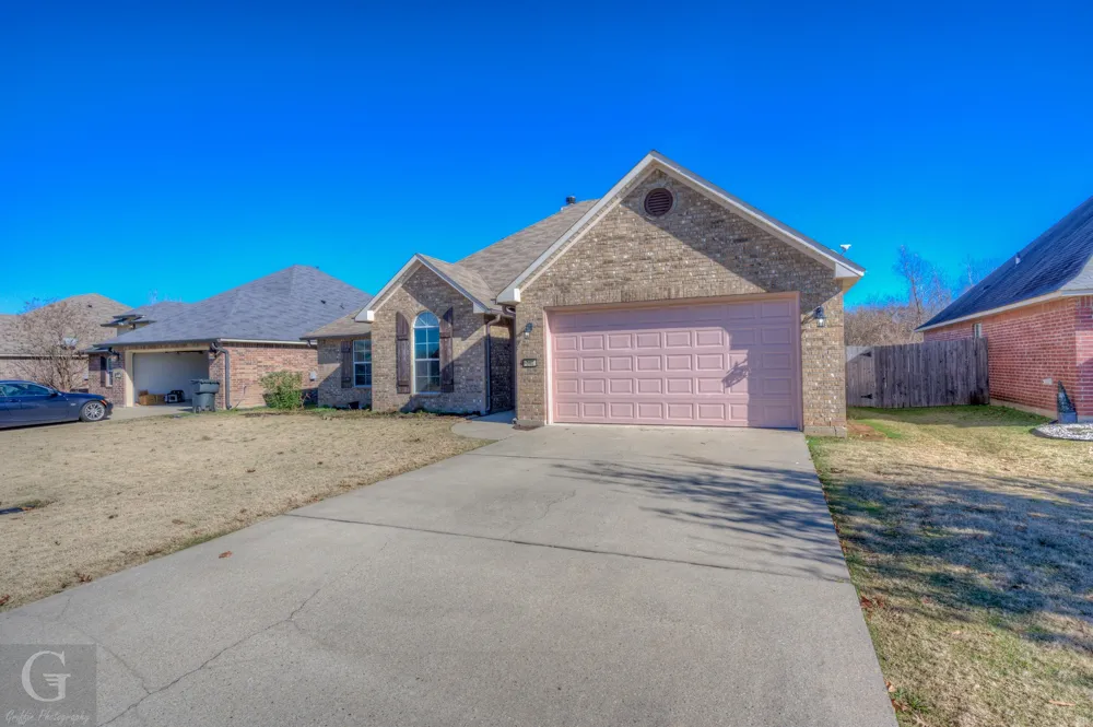 340 Avondale Bossier City, LA 71112