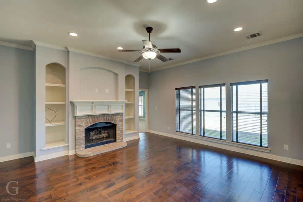 340 Avondale Bossier City, LA 71112